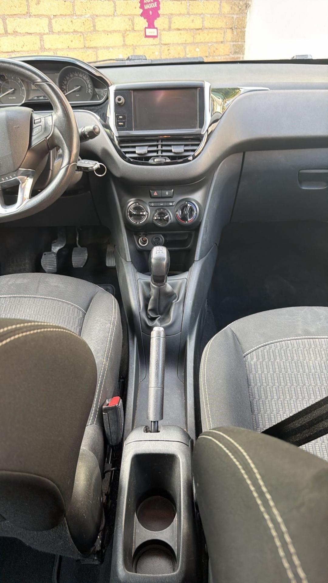 Peugeot 208 PureTech 82 5p. GPL Access