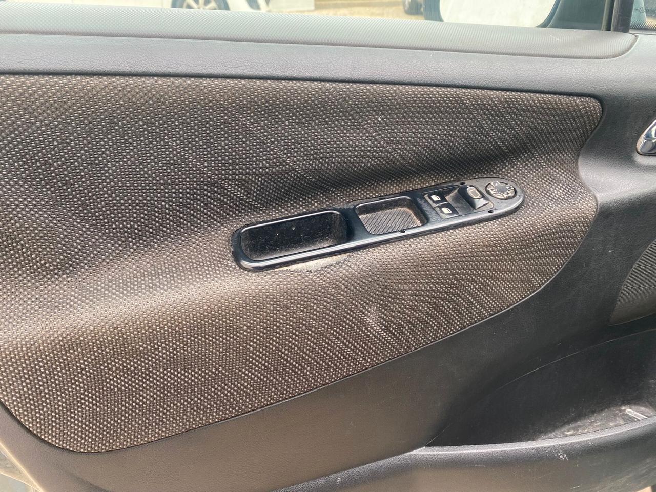 Peugeot 207 1.6 HDi 90CV 5p. XS