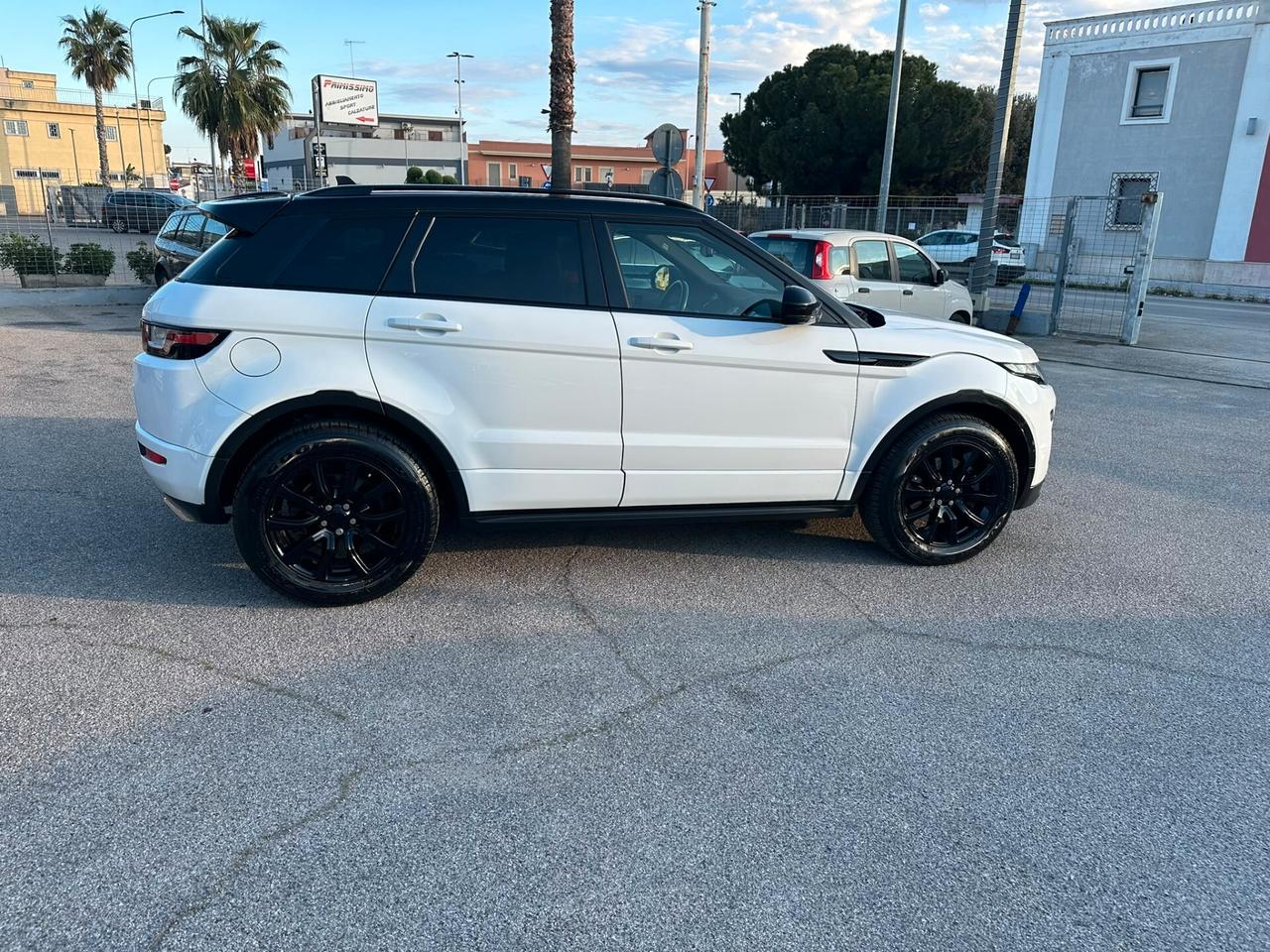 Land Rover Range Evoque 2.0 TD4 150 CV 5p. SE