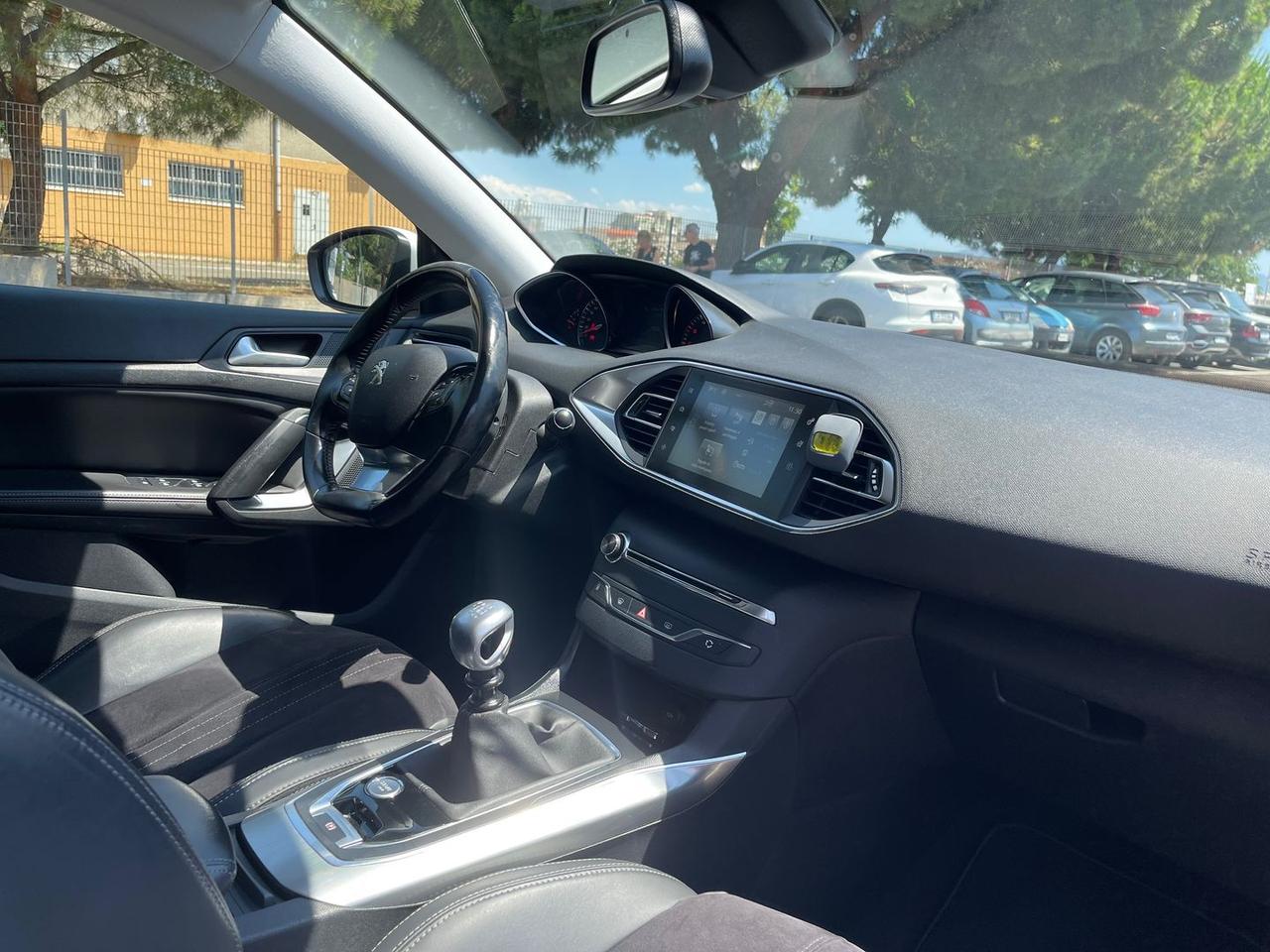 Peugeot 308 1.6 Blue HDI 120 Allure #11595