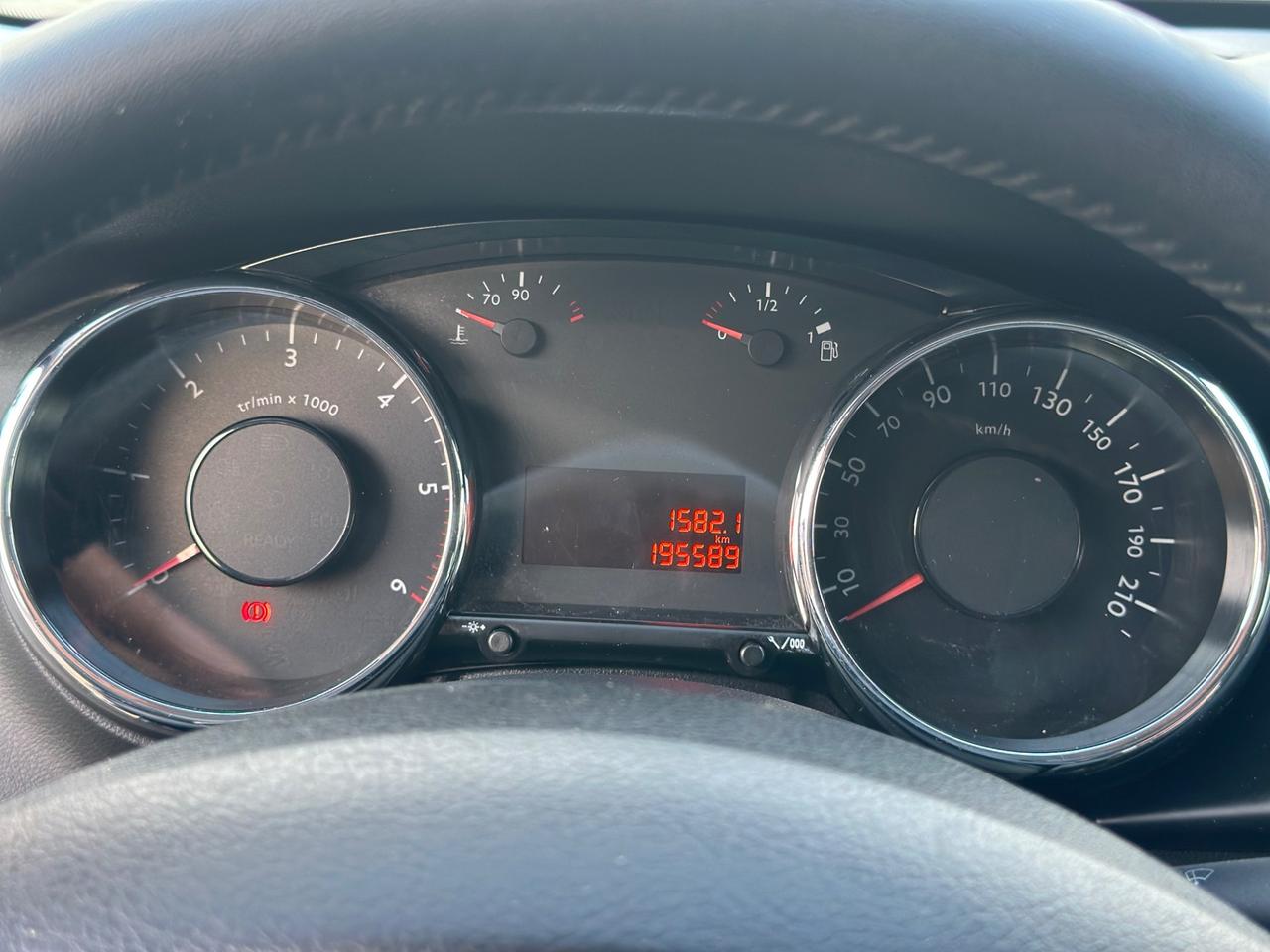 Peugeot 3008 1.6 HDi 115CV Business MY 2014