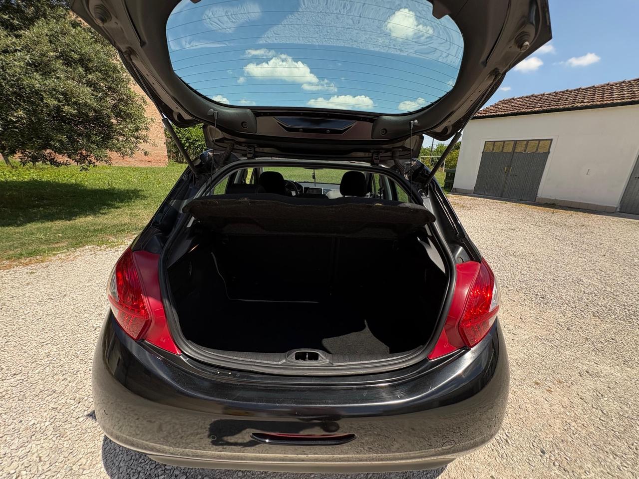 Peugeot 208 1.2benzina 5 porte Allure