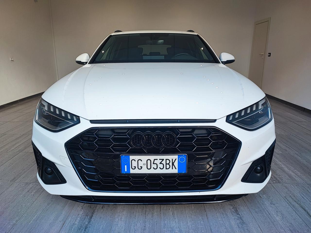 Audi A4 35 TDI S tronic line edition