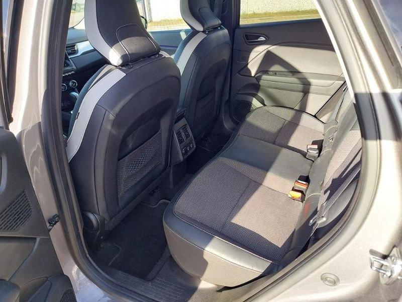 Renault Captur 1.6 E-TECH Hybrid Intens Auto 145cv 1.6 E-Tech hybrid Intens 145cv auto