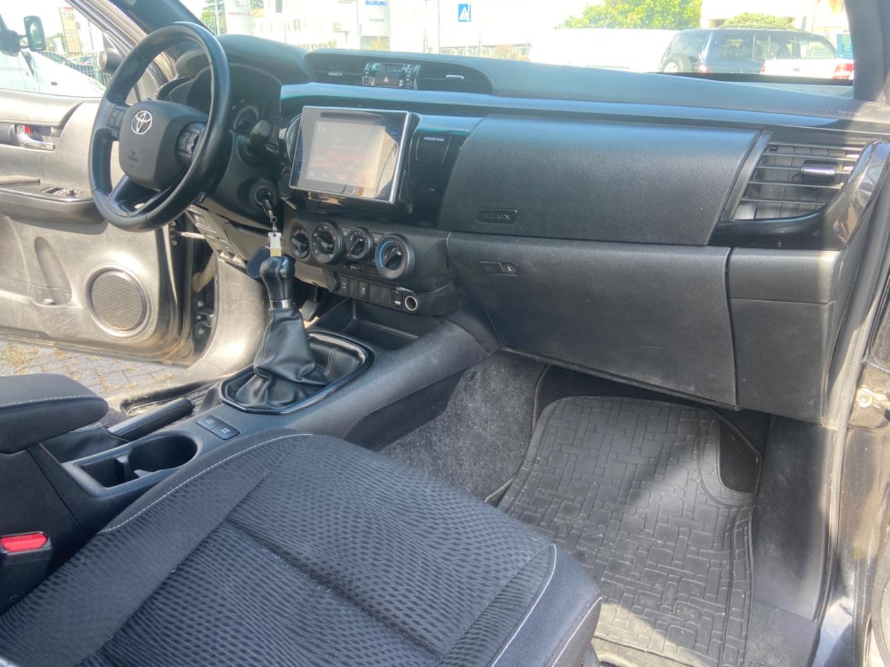 Toyota Hilux 2.4 D-4D 4WD 2 porte Extra Cab Lounge