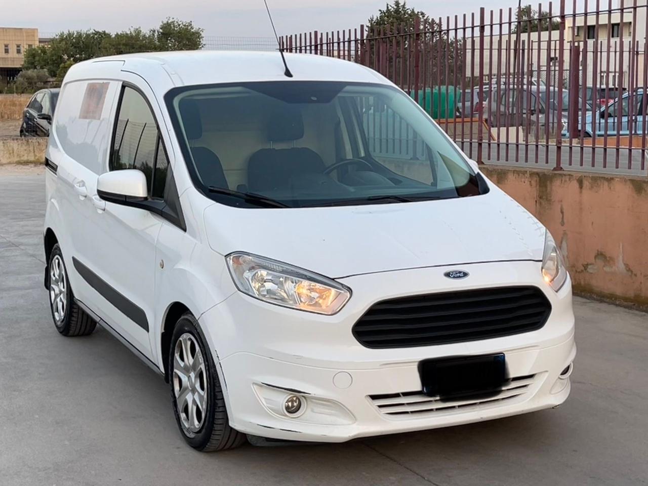 Ford Tourneo Courier 1.5 TDCI 75 CV Titanium