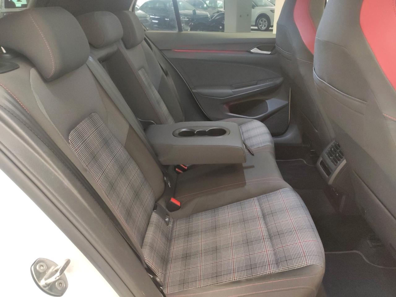 Volkswagen Golf GTI 2.0 TSI DSG