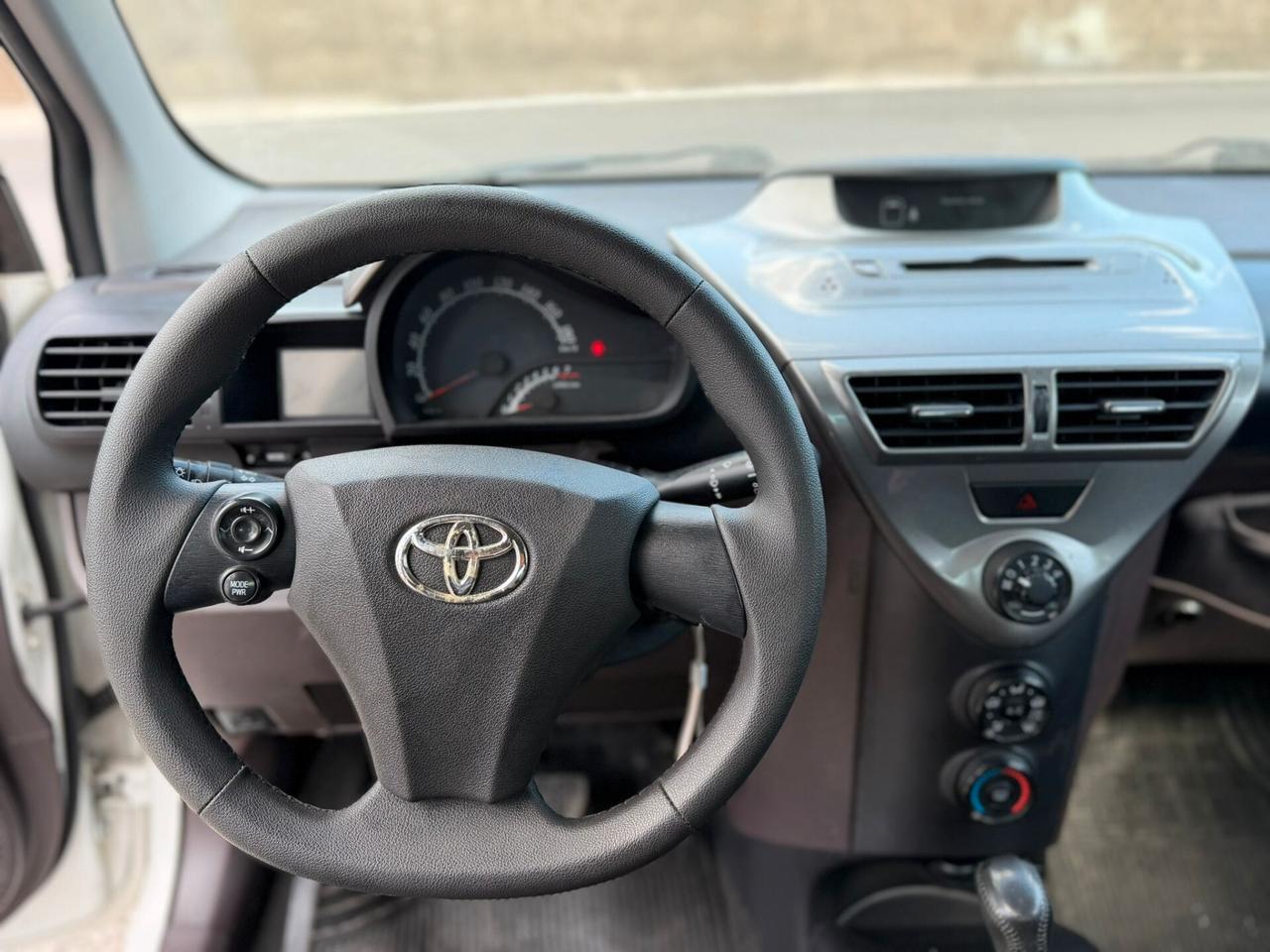 Toyota iQ 1.0 Cambio Automatico