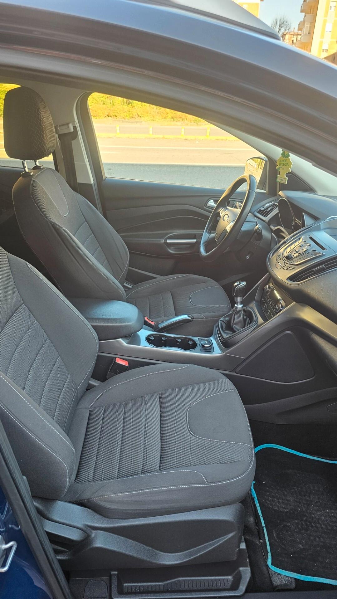 Ford Kuga 2.0 TDCI 120 CV S&S 2WD Titanium