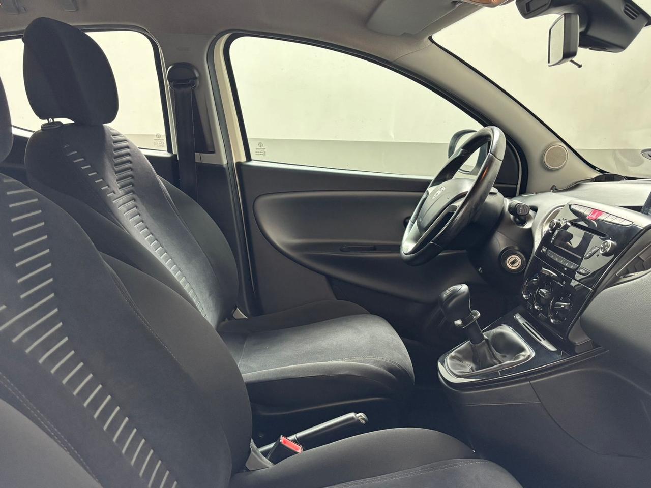 Lancia Ypsilon 1.2 69 CV Platinum