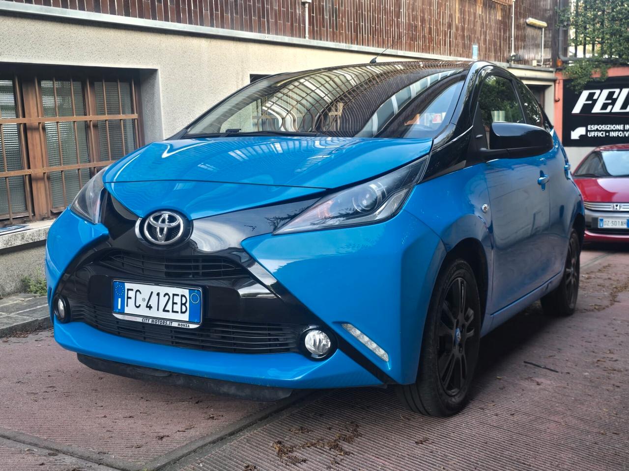 Toyota Aygo 1.0 VVT-i 69 CV 3 porte x-play MMT - FRIZIONE NUOVA...!!!!!