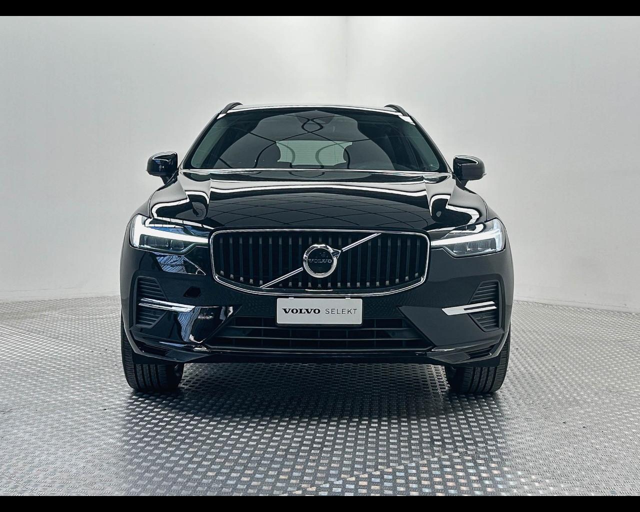 VOLVO XC60 B4 (d) AWD automatico Essential