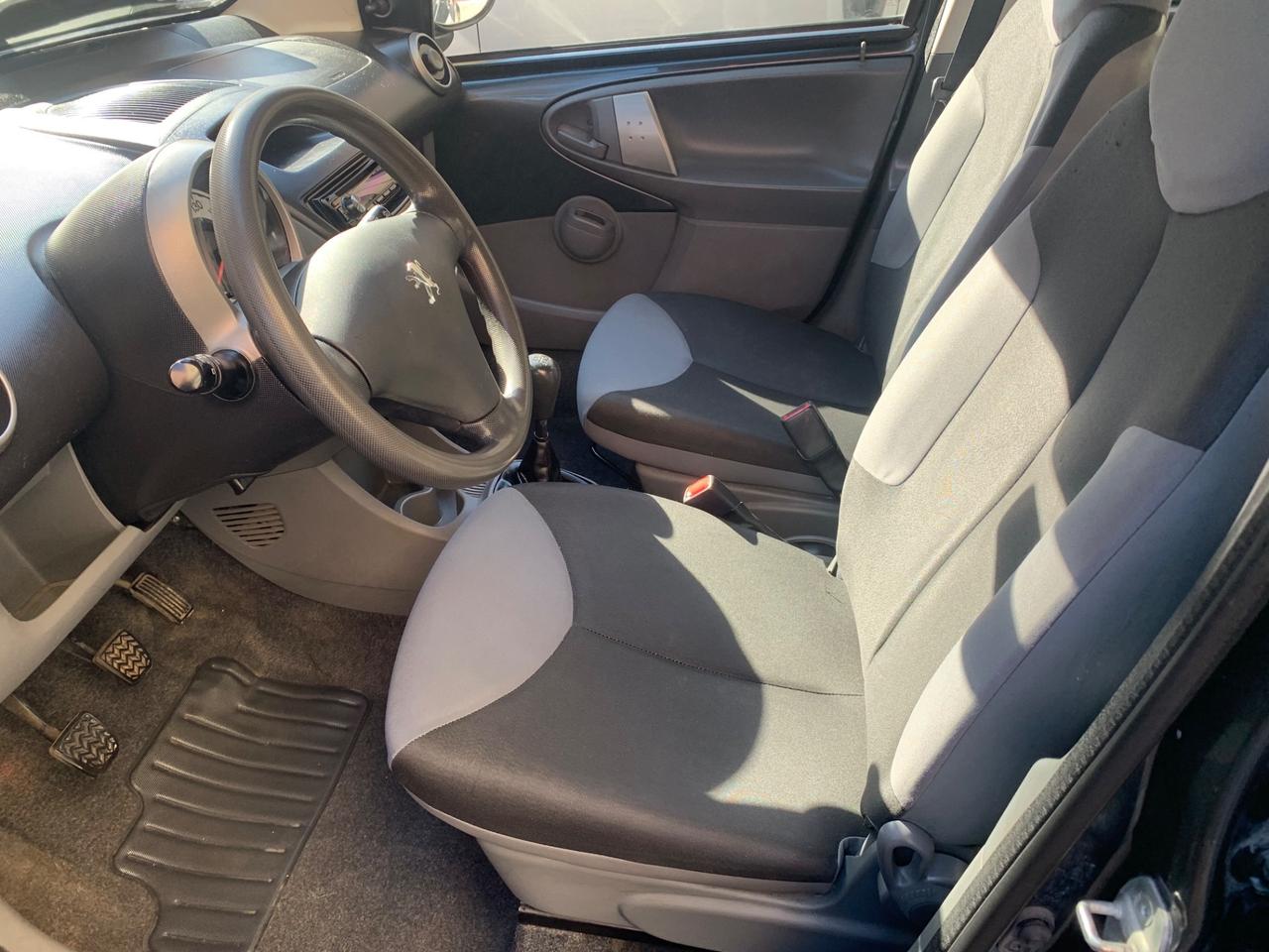 Peugeot 107 1.0 68CV 5p. Sweet Years 03/2011