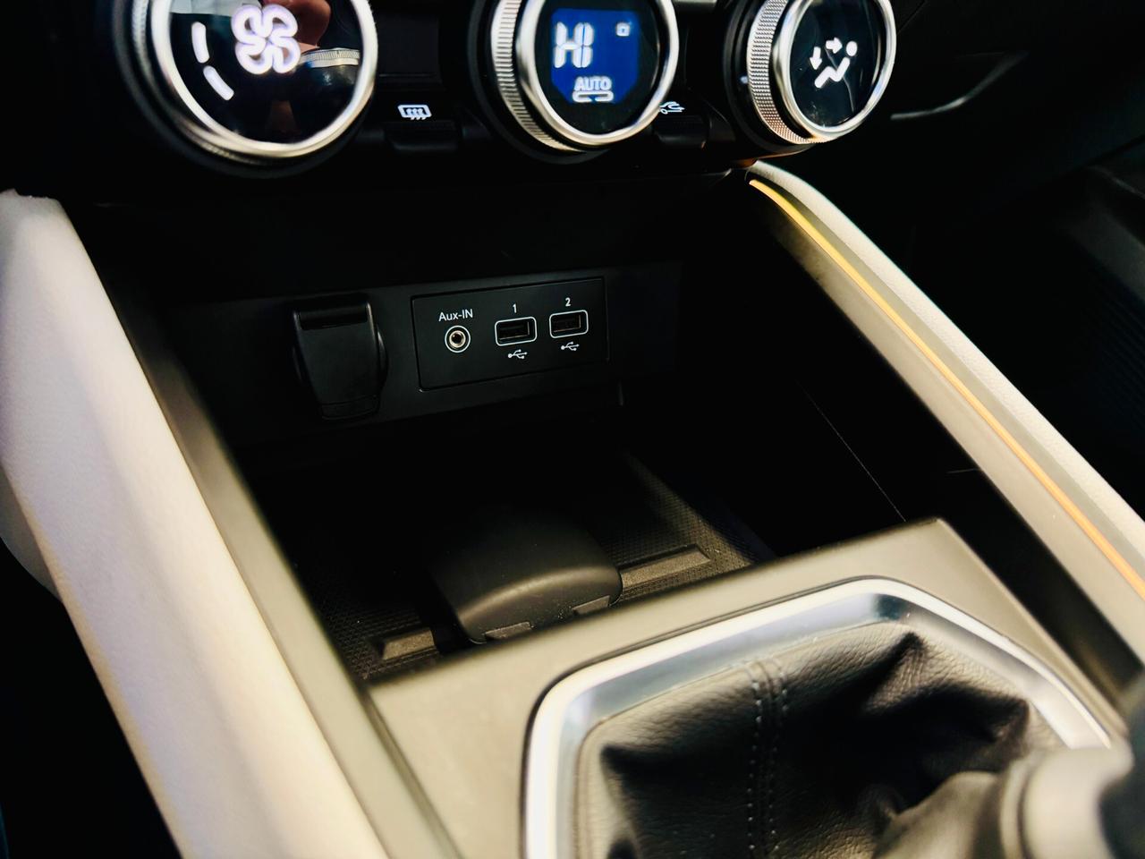 Renault Clio TCe 100 CV GPL Full-LED / Navi / RetroCam.