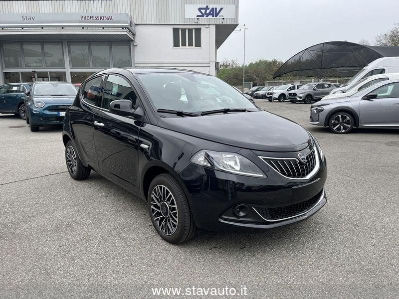 Lancia Ypsilon 1.0 FireFly 5 porte S&S Hybrid Platino + Pack Comfort