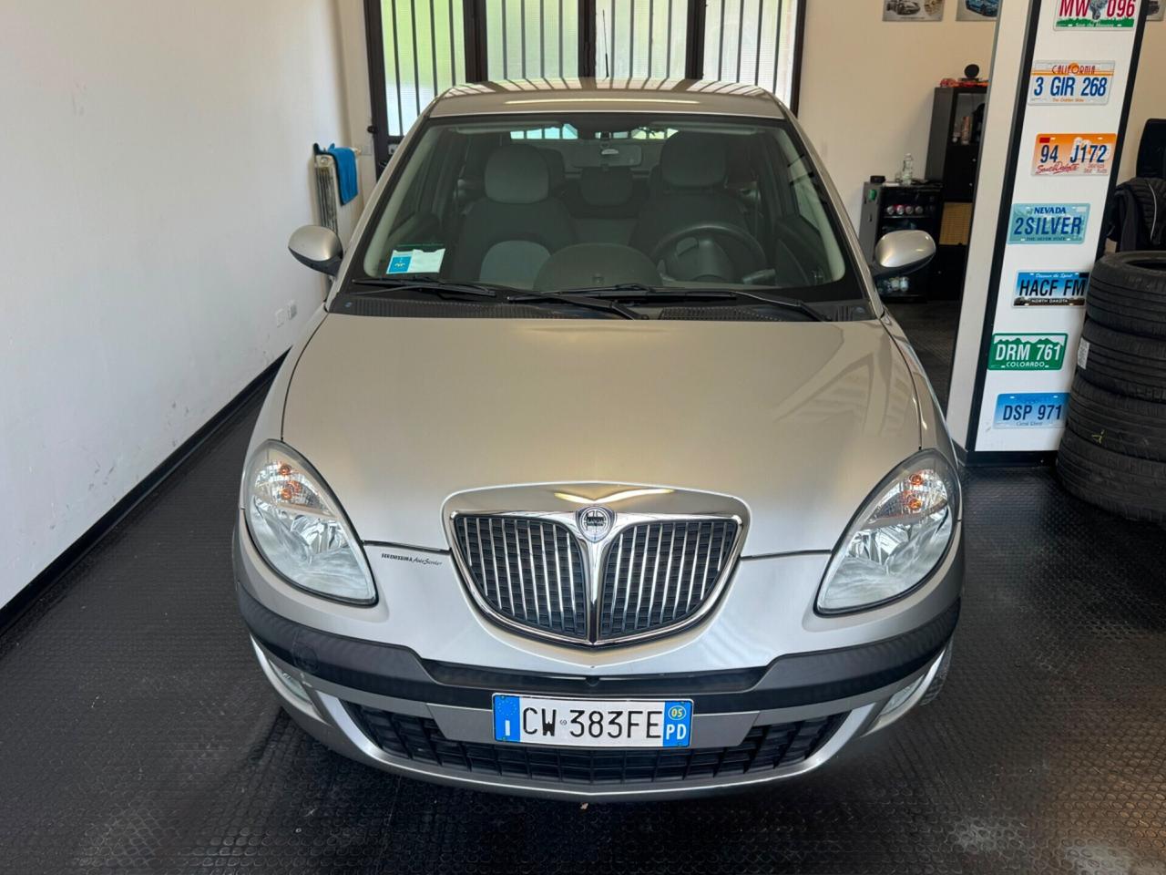 Lancia Ypsilon 1.2 Oro