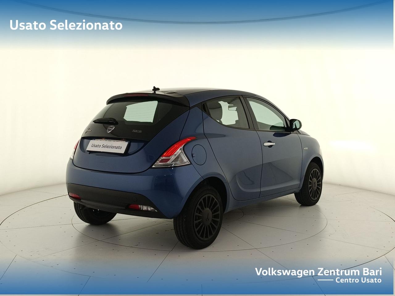 Lancia Ypsilon 1.0 firefly hybrid silver s&s 70cv