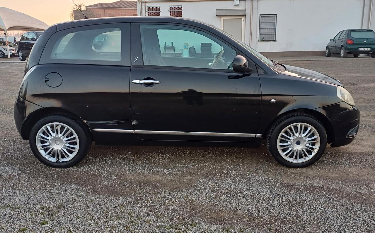 Lancia Ypsilon 1.2 69 CV 5 porte S&S Platinum