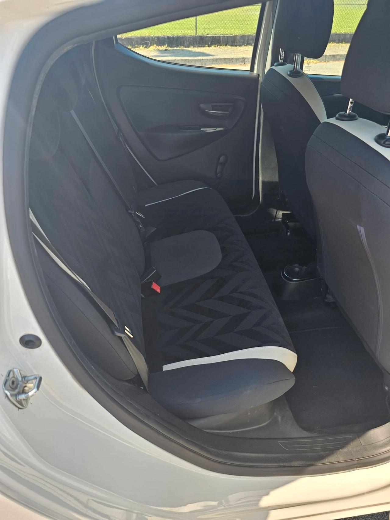 Lancia Ypsilon 1.2 69 CV 5 porte Gold