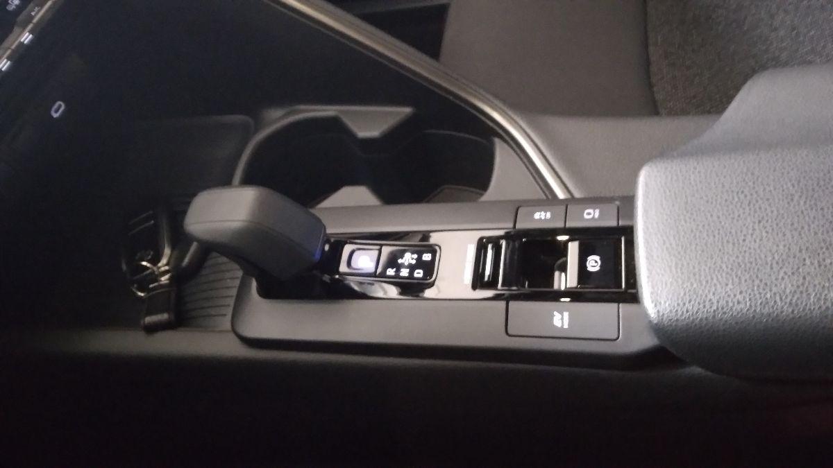 C-HR '2024 1.8 hev Active fwd e-cvt 12700 KM