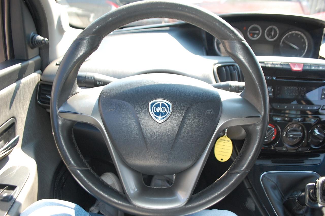 Lancia Ypsilon 1.2 8v Silver ecochic Gpl 69CV Uff Italy Lega