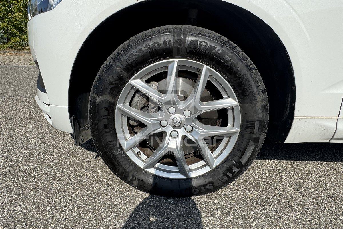 VOLVO XC60 B4 (d) AWD Geartronic Momentum