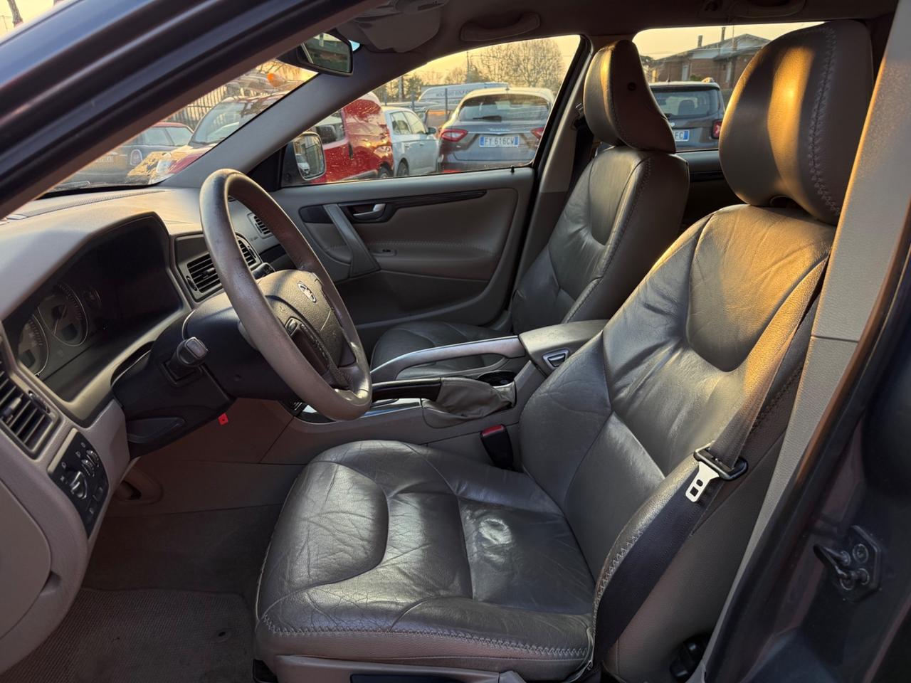 Volvo V70/XC70 V70 2.4 D5 20V cat AWD Momentum