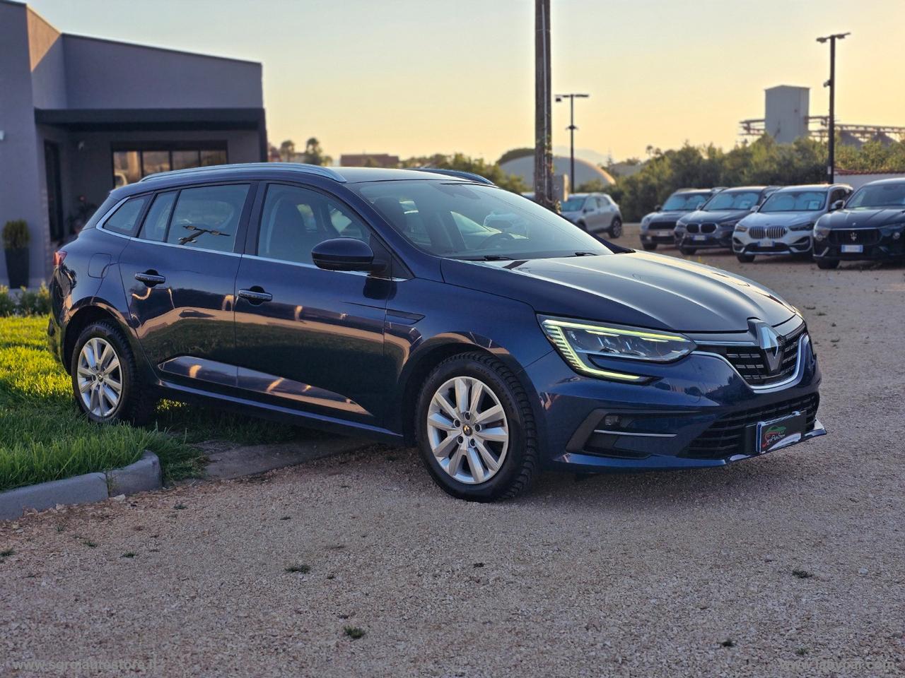 RENAULT Mégane Sporter Blue dCi 115CV EDC Bus.