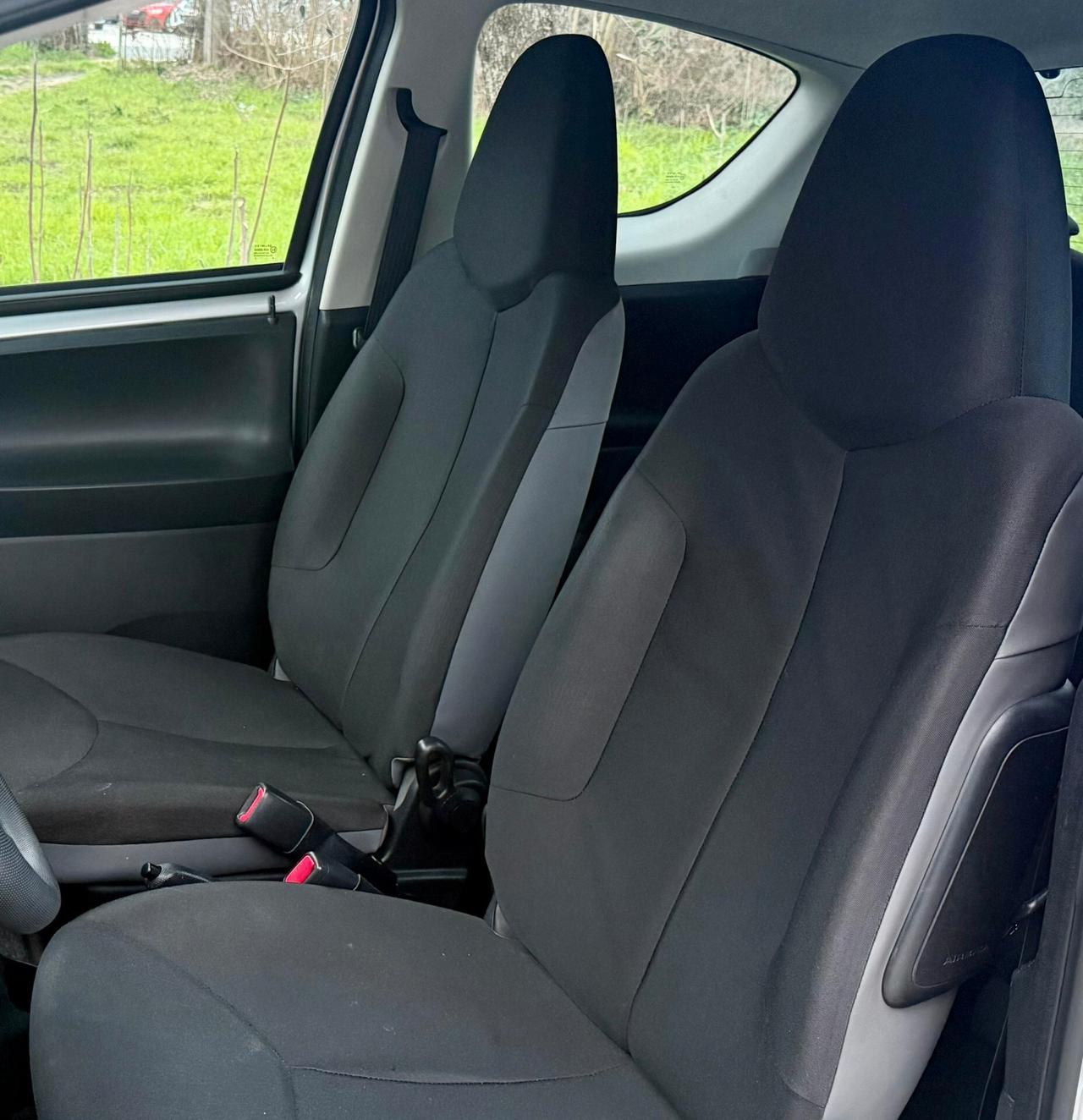 Toyota Aygo 1.0 (UNICOPROPRIETARIO)12V VVT-i 3 porte Now Connect