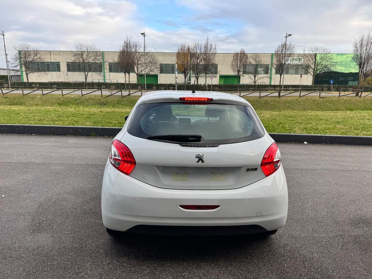 Peugeot 208 1.2 Neopatentati
