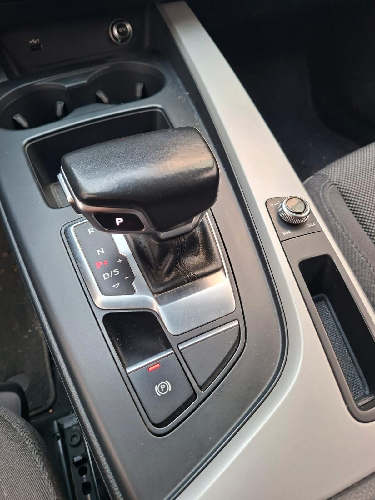 Audi A4 35 TDI/163 CV S tronic Business Advanced