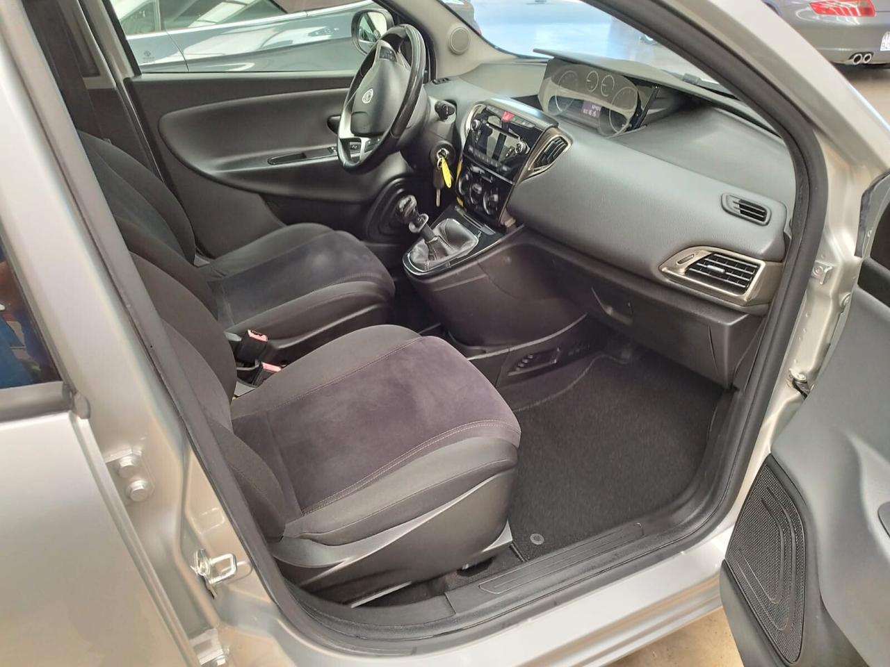 Lancia Ypsilon 1.2 69 CV 5 porte Elle