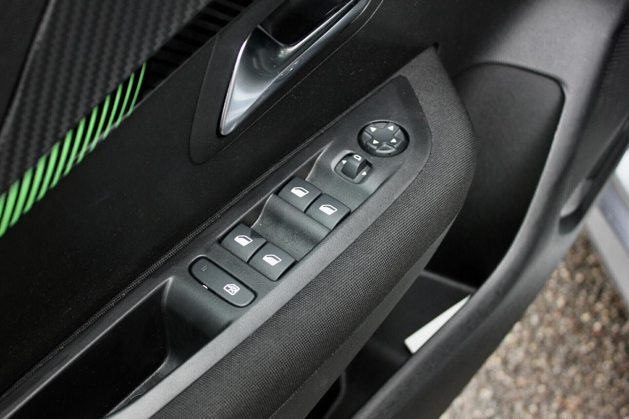 Peugeot 208 1.2 75CV SENSORI - APPLECARPLAY - CRUISE CONTROL