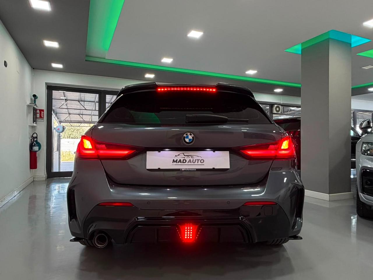Bmw 116 116d 5p. Msport
