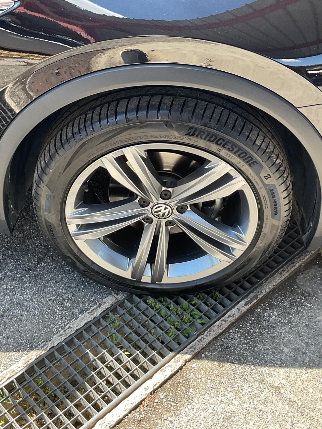 Tiguan 2.0 TDI 150 CV- DSG R-Line-iva esp-unipro