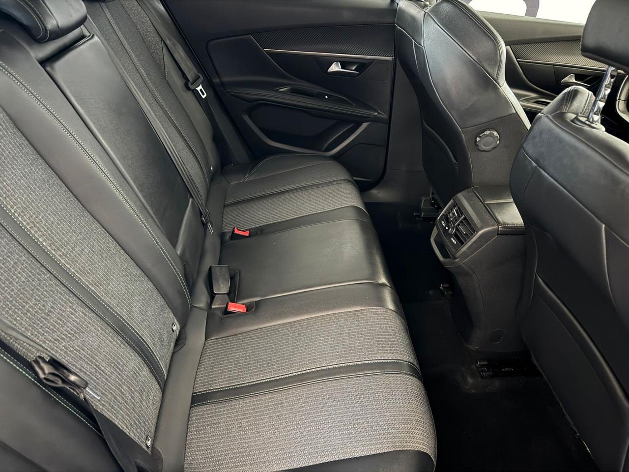 Peugeot 3008 BlueHDi 130Cv EAT8 Allure Pack