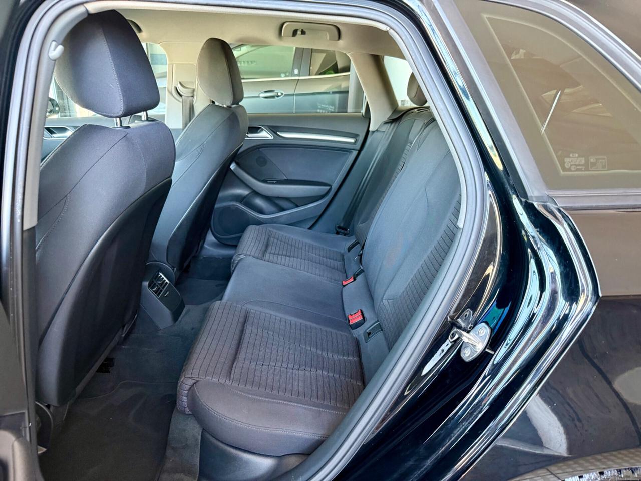 Audi A3 SPB 1.6 TDI S tronic Sport