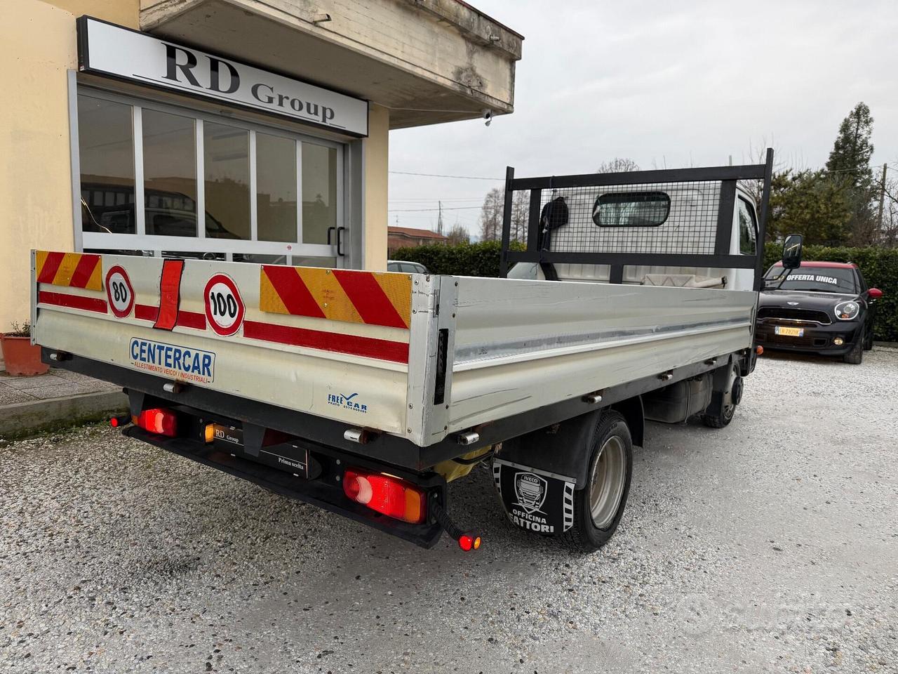 Nissan Cabstar 120.35 3.0 Tdi PL-RG Cabinato SE Ca