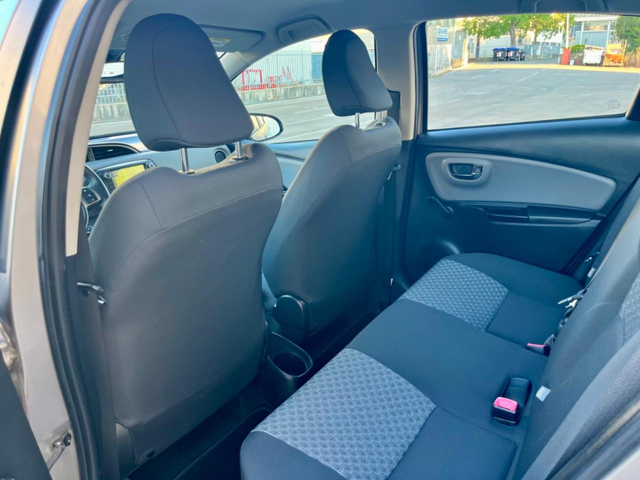 Toyota Yaris 1.0benz 2015 118.000km euro6 per neopatentati