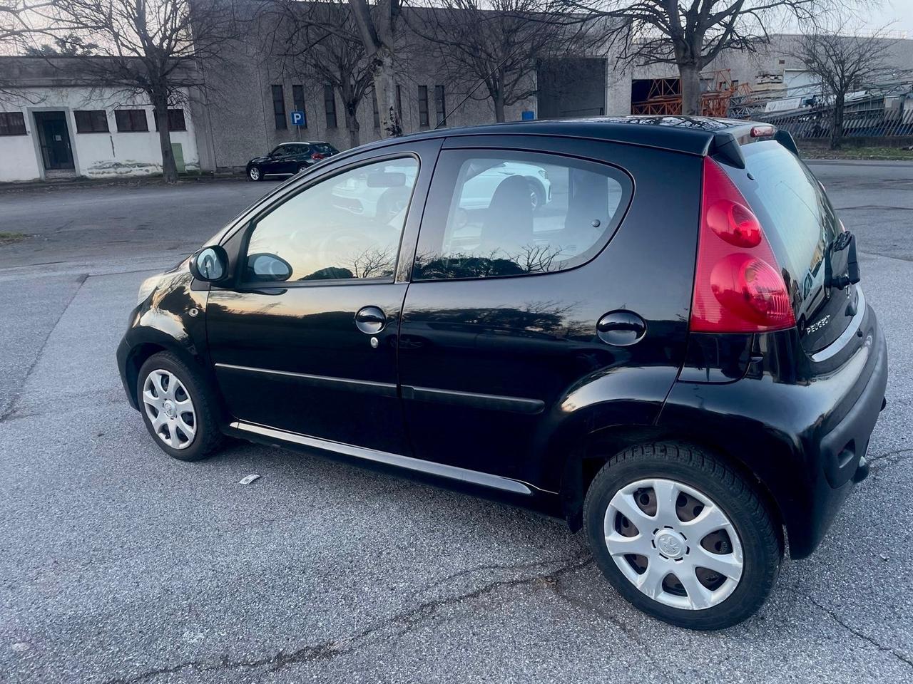 Peugeot 107 1.0 68CV 5p. Desir per Neopatentati