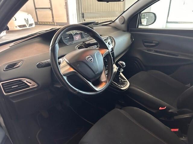 Lancia Ypsilon 1.2 69 CV 5 porte GPL Ecochic Silver
