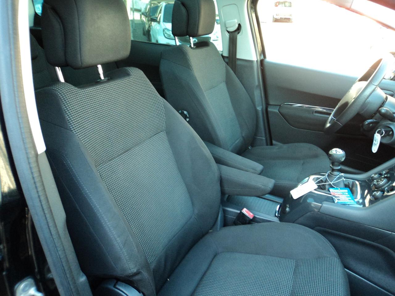 Peugeot 5008 1.6 HDi 112CV Féline