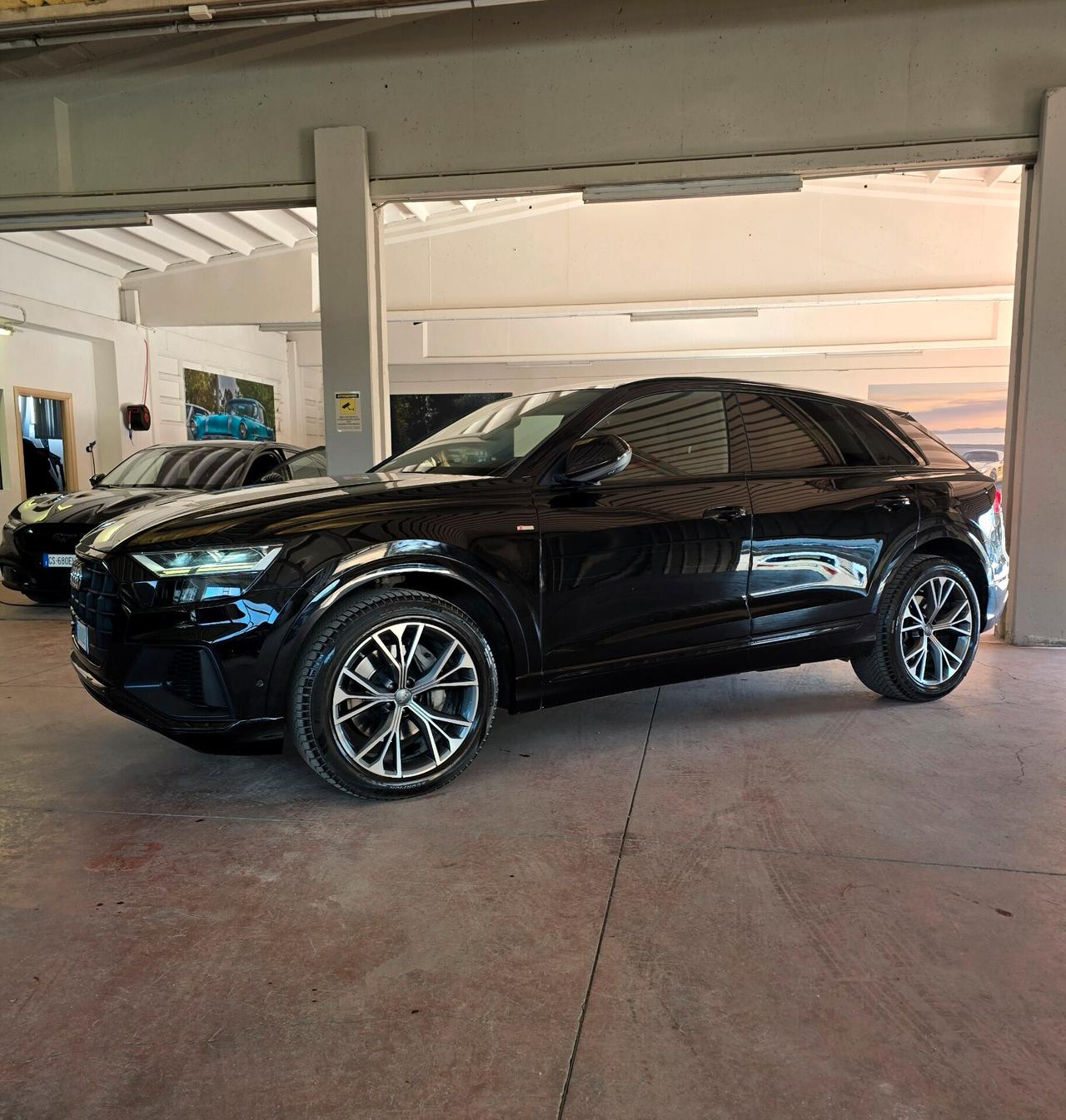 Audi Q8 50 TDI 286 CV quattro tiptronic Sport BlackNight