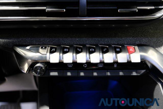 PEUGEOT 3008 HYBRID4 300 E-EAT8 ALLURE PACK