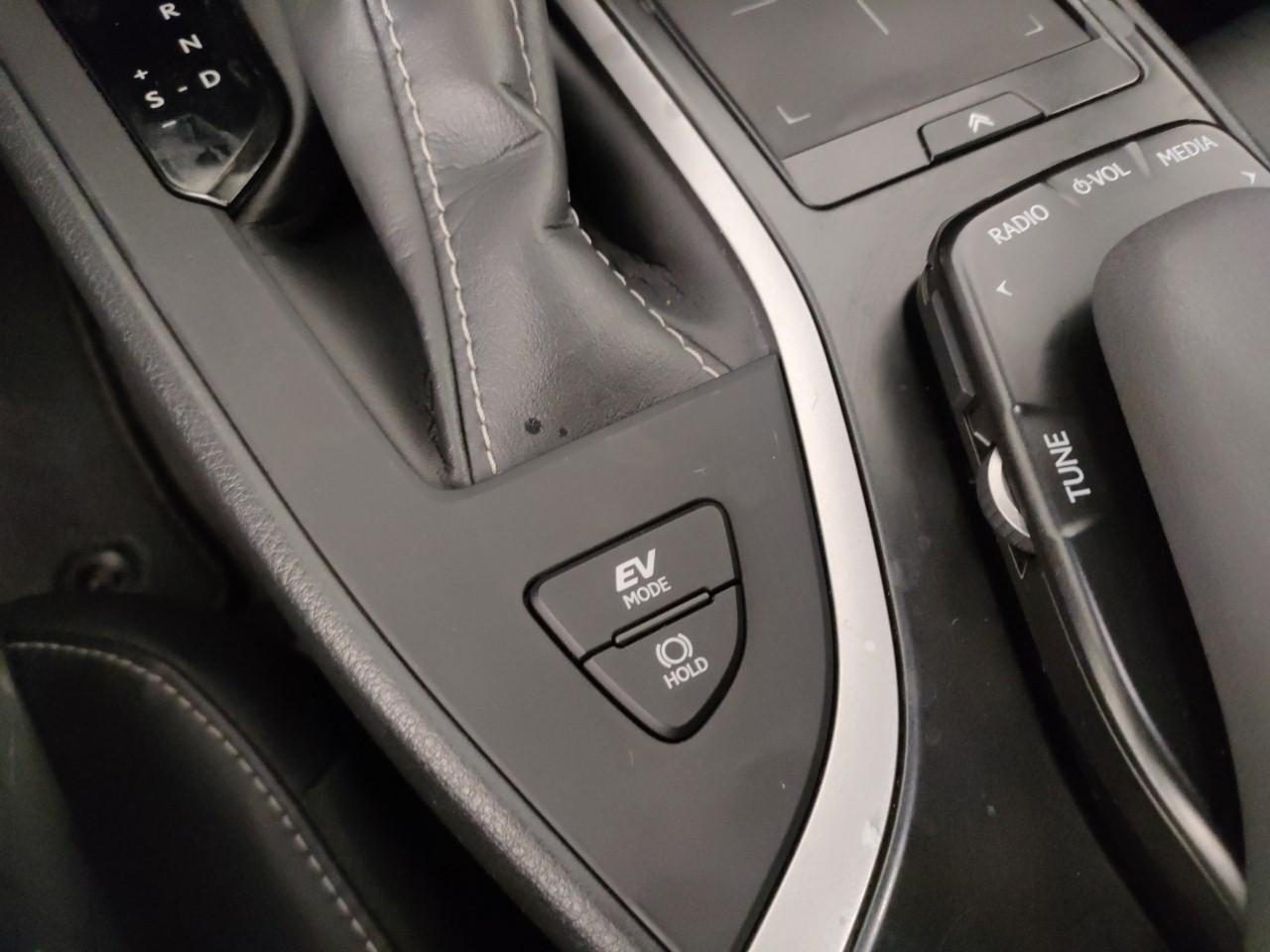 LEXUS UX 250h 2.0 Midnight 2wd cvt