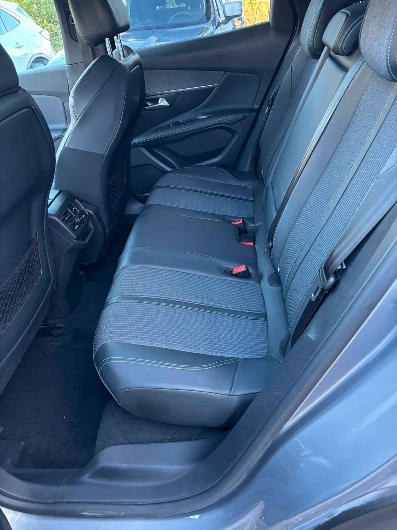 Peugeot 3008 BlueHDi 130 S&S EAT8 Allure Pack