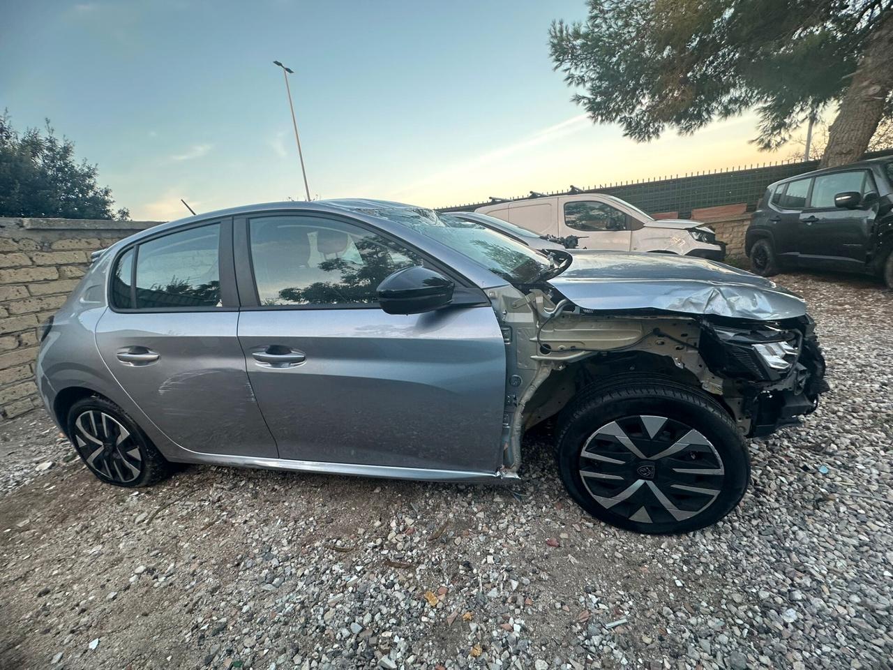 Peugeot 208 PureTech 100 Stop&Start 5 porte Style Sinistrata incidentata