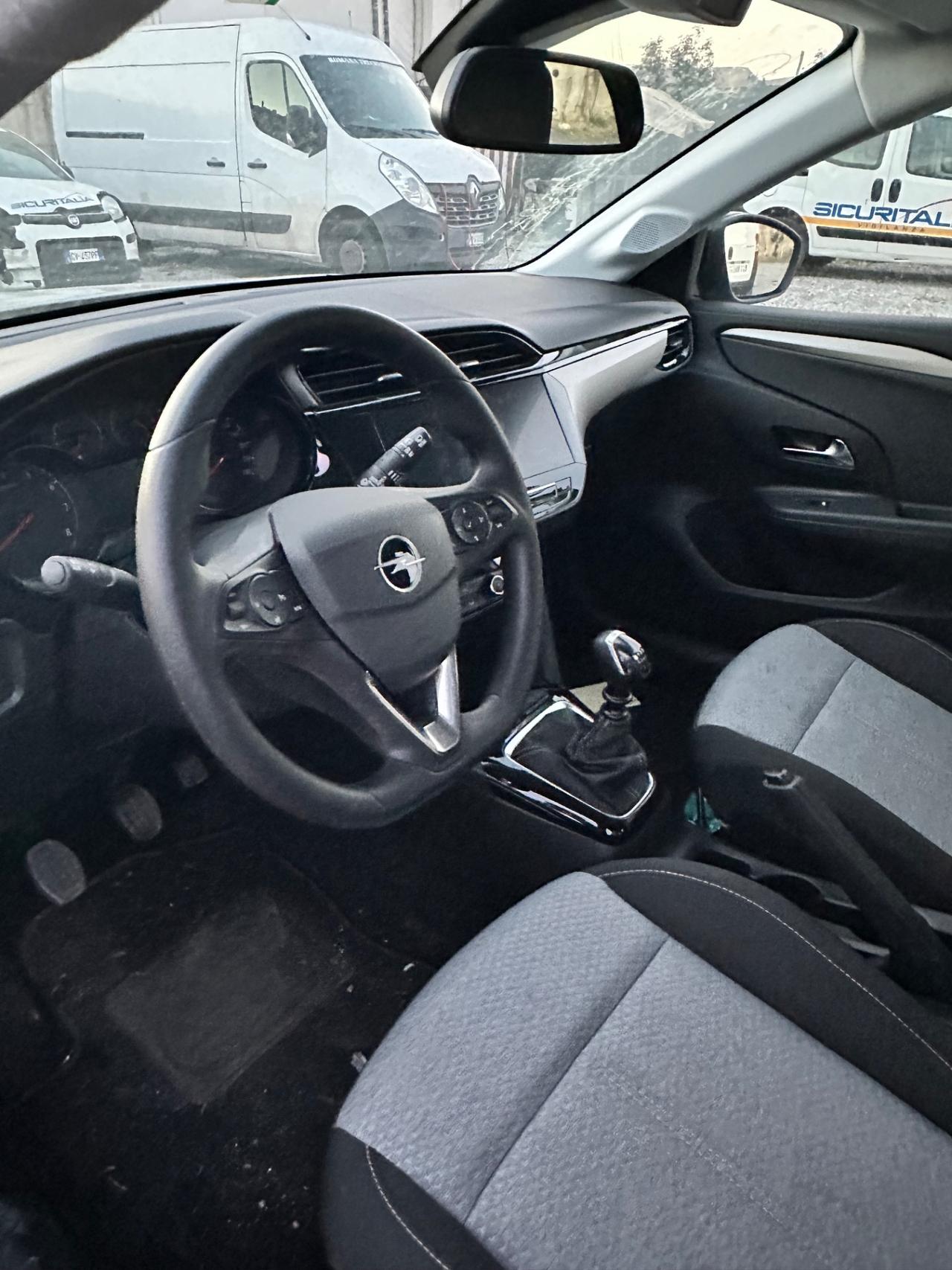 Opel Corsa 1.2 03/2025 incedentata