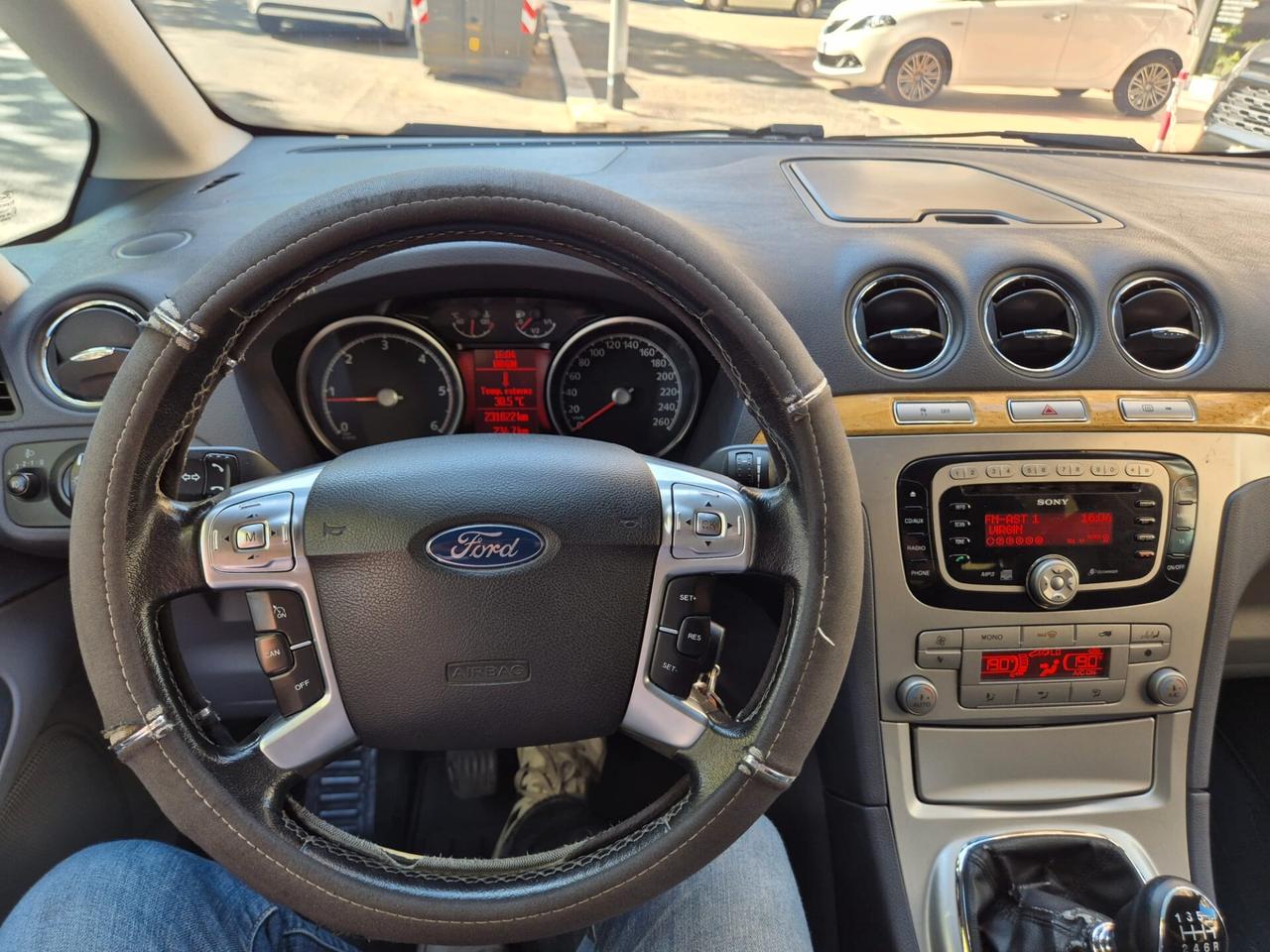 Ford Galaxy 2.2 TDCi 175 CV Ghia DPF