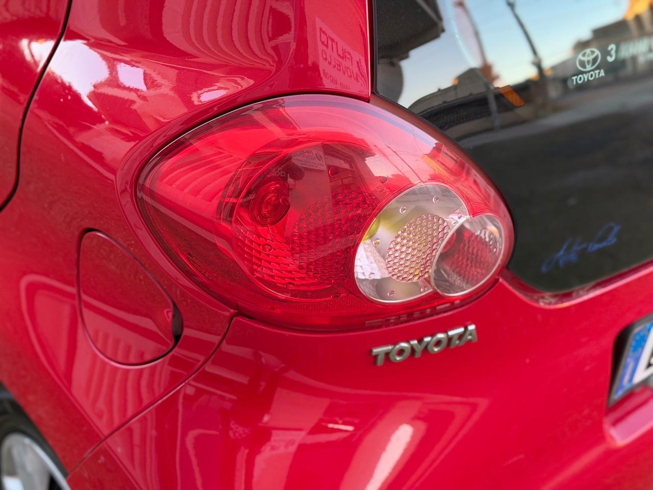 Toyota Aygo 1.0 12V VVT-i 5 porte Sol